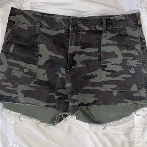 Sanctuary camo cut off short